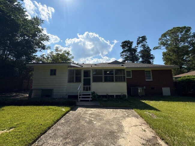Building Photo - 622 Cardinal Dr