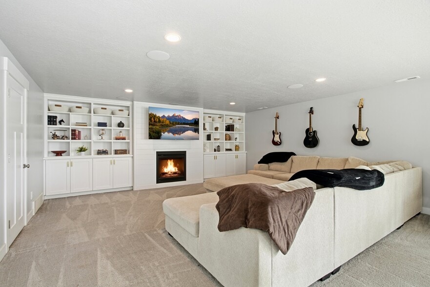 Building Photo - 617 W 4050 N