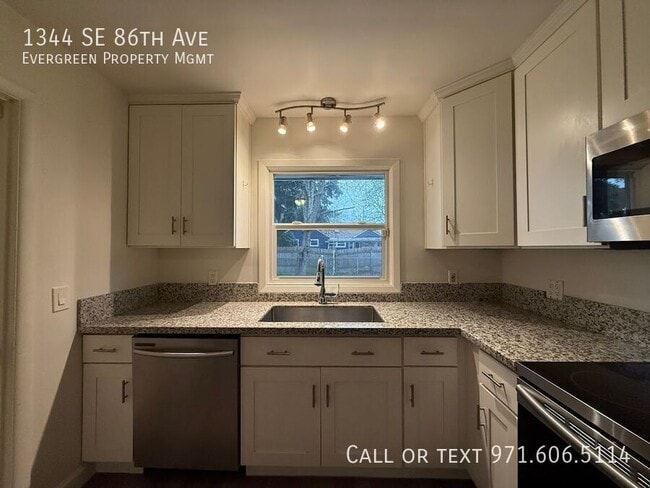 Building Photo - 1344 SE 86th Ave