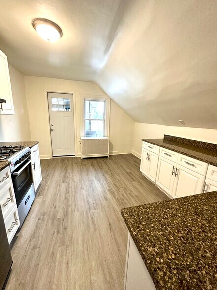 Eat-in Kitchen Area - 23 Orchard St