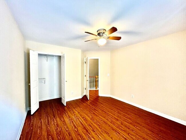 Building Photo - 3165 Maple Terrace Dr