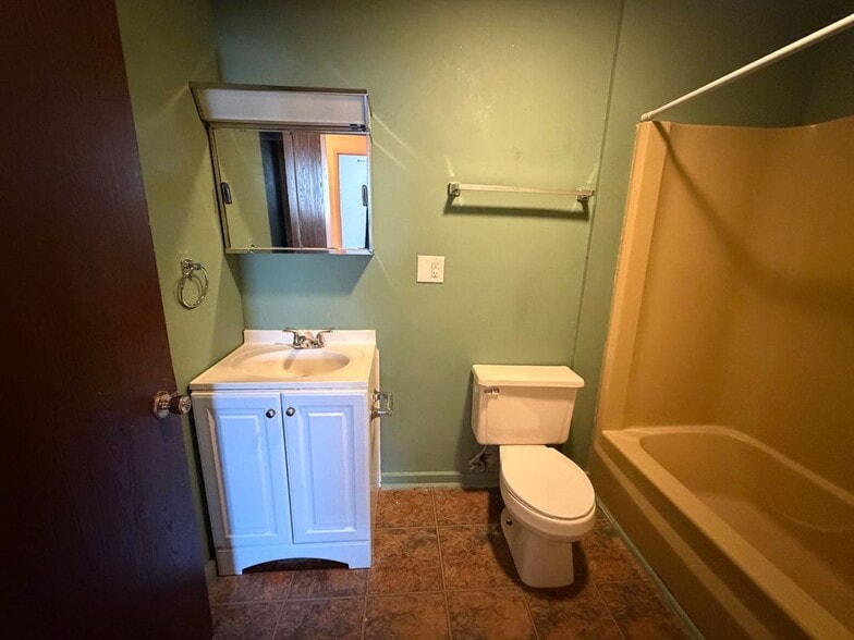 Building Photo - 1088 Dover Rd