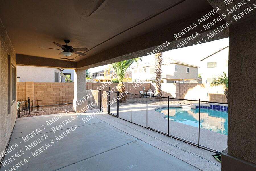 Building Photo - 14958 W Cameron Dr