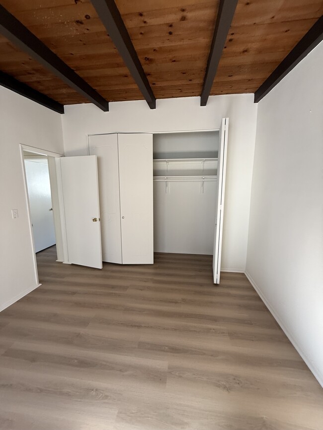 Master bedroom - 113 S Irena Ave