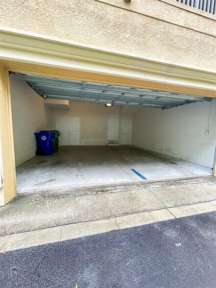 Building Photo - 691 Pensacola Ln