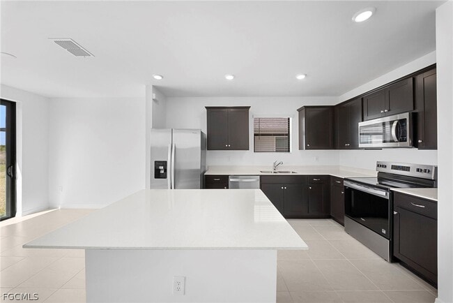 Building Photo - 258 Silent Lk Dr