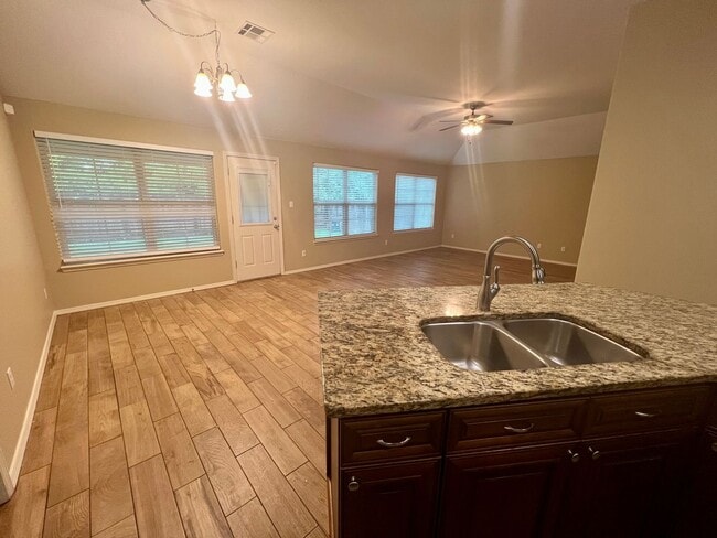 Building Photo - 514 Ridge Point Dr