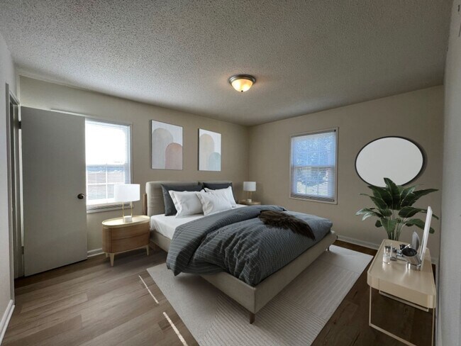 Building Photo - Coming Soon | Spacious 2 Bed, 1.5 Bath Duplex Near Red Bridge