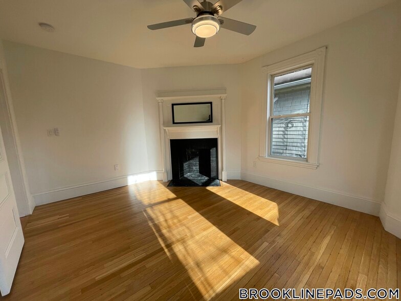 Building Photo - 79 Brook St