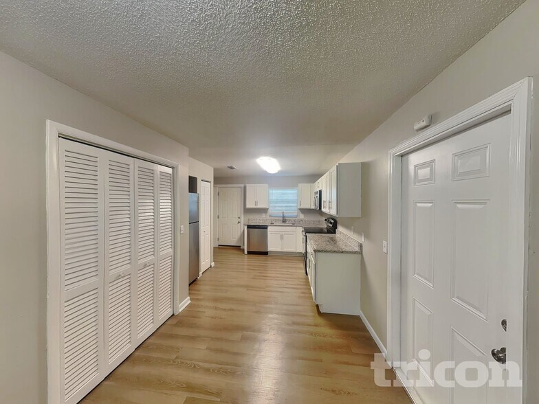 Building Photo - 1108 Fountainhead Dr