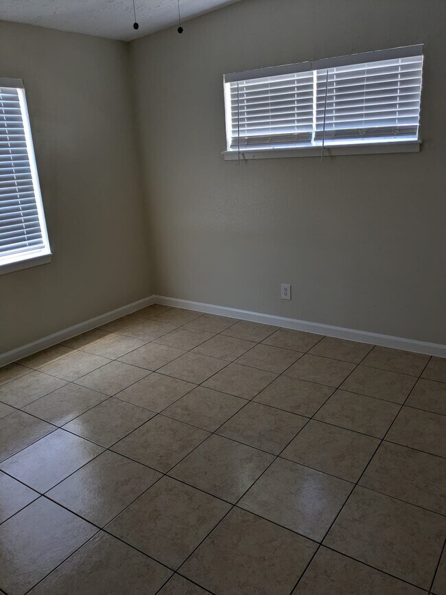 Building Photo - 3357 Frick Rd