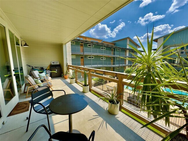 Building Photo - 4704 Sunset Trail