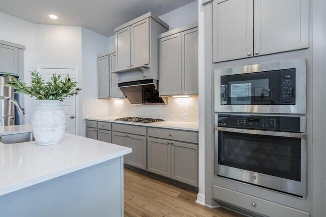 Building Photo - 25803 Rippey Gln Dr