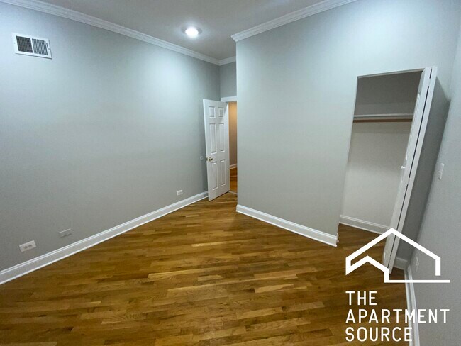 Building Photo - 2242 W Morse Ave