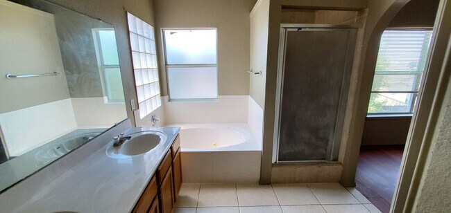 Building Photo - 12525 Tierra Cuervo Dr
