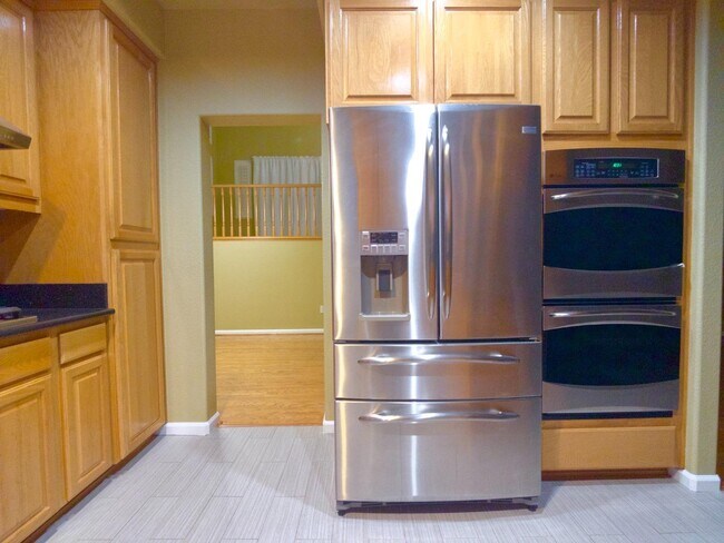 Building Photo - 15 Parkridge Cir