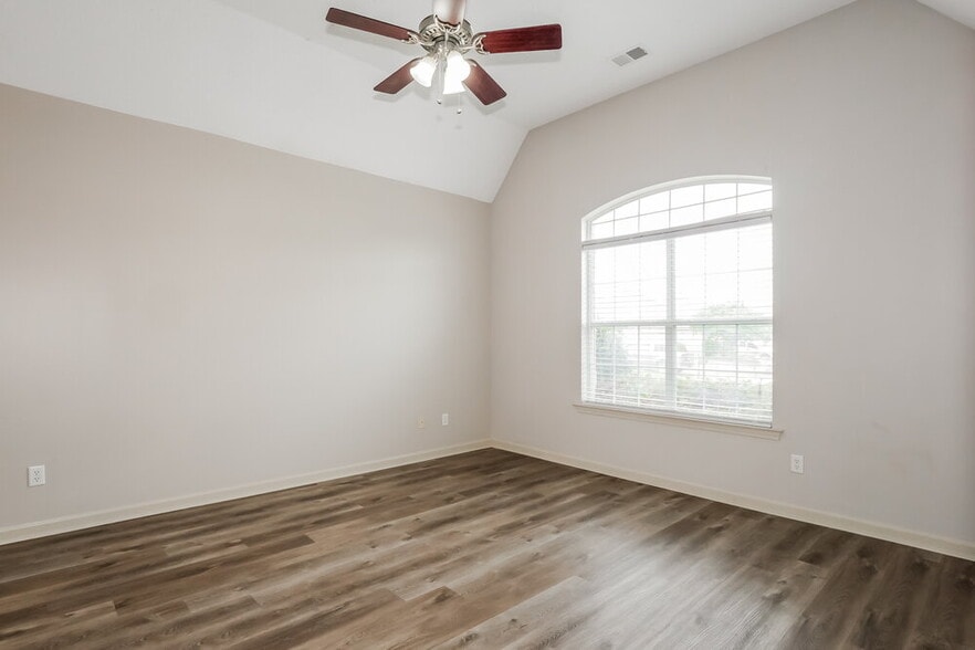 Building Photo - 1254 Carlton Ridge Dr