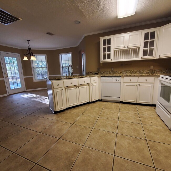 Building Photo - 2403 Spring Valley Cir