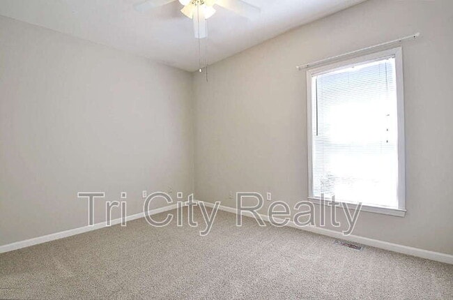 Building Photo - 109 St Albans Way