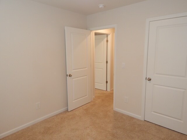 Building Photo - 207 Oakmont Valley Trl