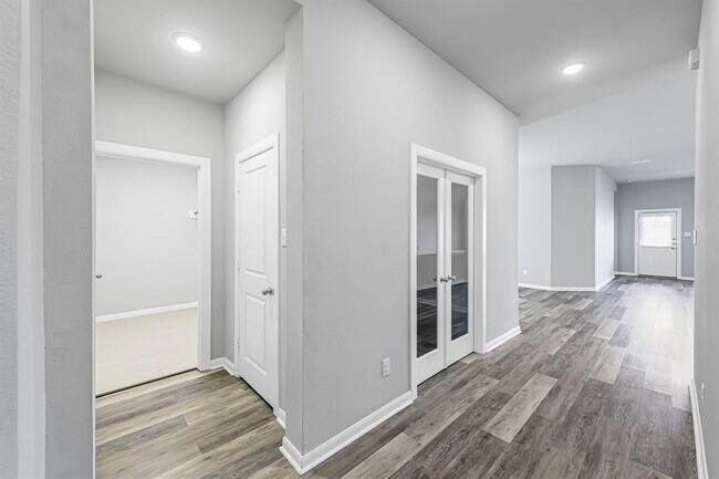 Building Photo - 4946 Hitchings Ct