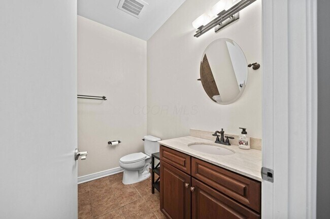 Building Photo - 251 Daniel Burnham Square