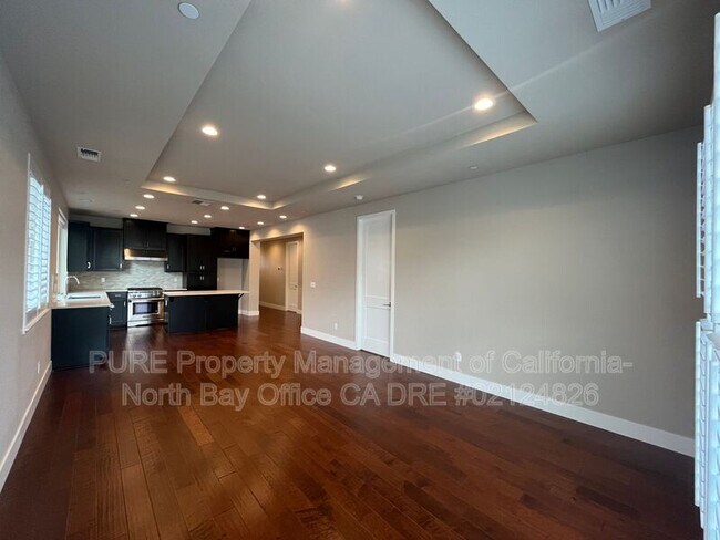 Building Photo - 3681 Hemlock St