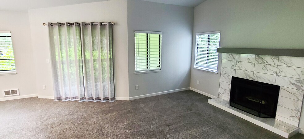 Building Photo - 11711 100th Ave NE