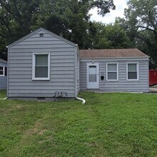 Building Photo - Rental ready Corner Lot with a Spacious 3 bedrooms and 2 full baths in Willis Ave in Independence...