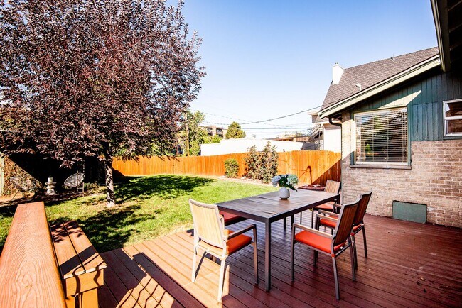 Building Photo - $0 DEPOSIT OPTION! TRADITIONAL BRICK HOME – 4 BED / 2 BATH IN WASH PARK