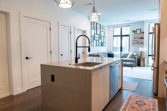 Building Photo - 2 Sinclair Rd