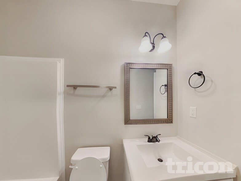 Building Photo - 120 Sumter Ln