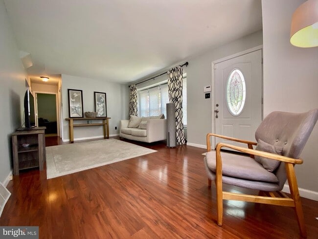 Building Photo - 99 Ivy Ave