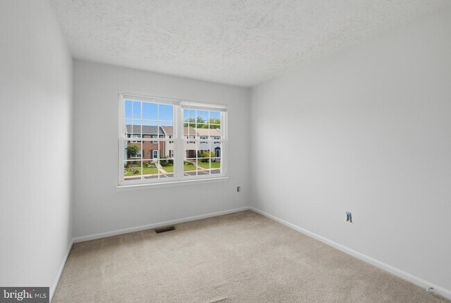 Building Photo - 8635 Reinecke Ct