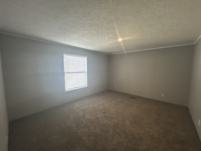 Building Photo - 479 Montana