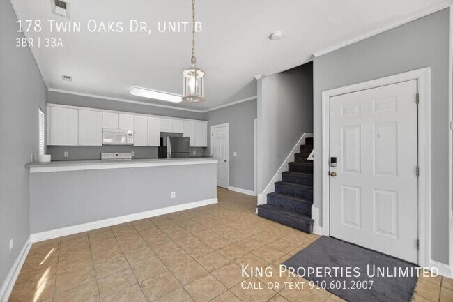 Building Photo - 178 Twin Oaks Dr