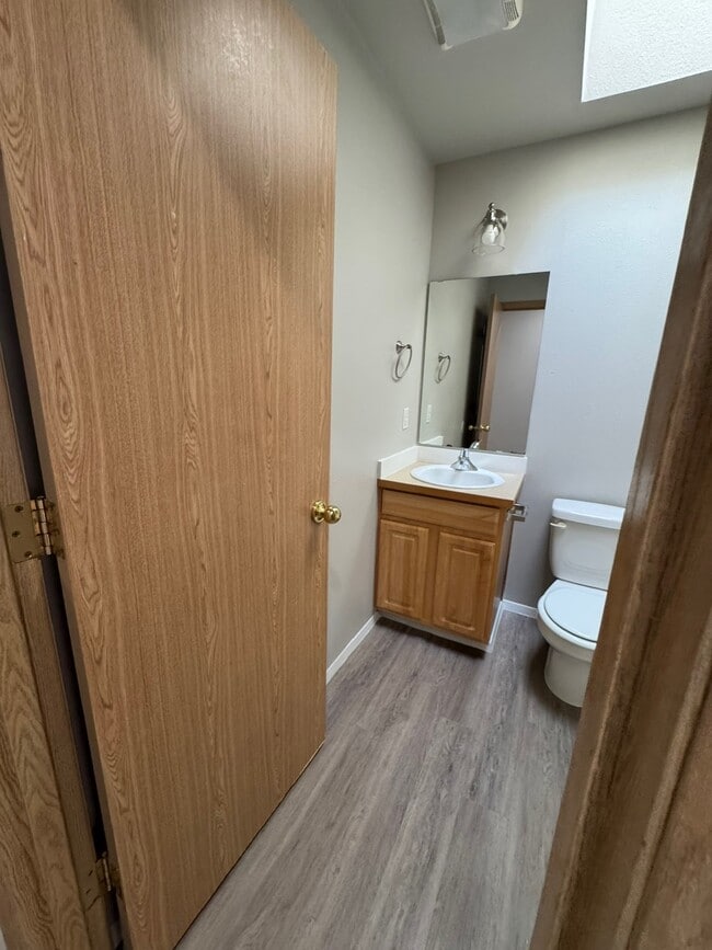 Building Photo - 207 Kansas St SW