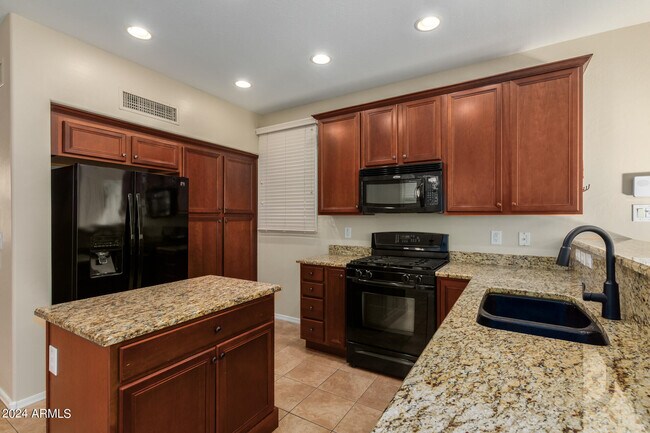 Building Photo - 2343 E Sunland Ave