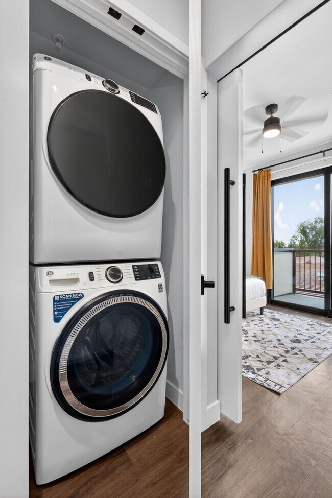 Building Photo - 4225 N 32nd Pl