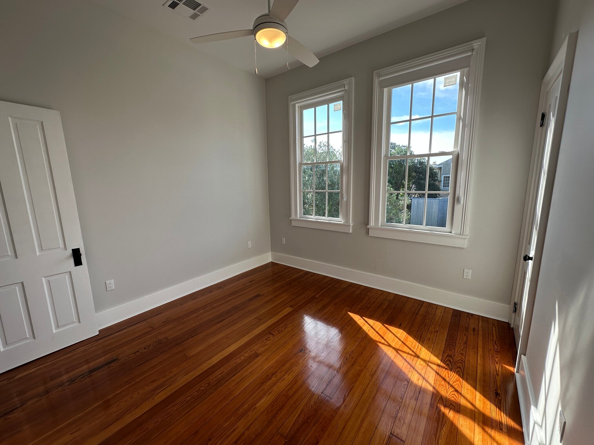 Back Bedroom (with Ensuite Bathroom) - 5520 Loyola Ave