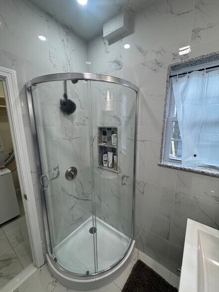 Building Photo - 71 Fairbanks St