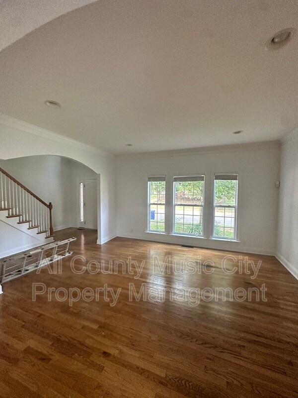 Building Photo - 425 Chamberlain Park Ln