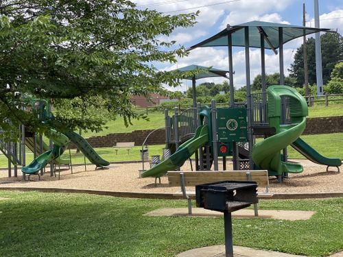 Sedgefield Park - 2104 Park Rd