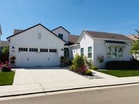 Building Photo - Lodi 4 Bedroom 2.5 Bathroom Home