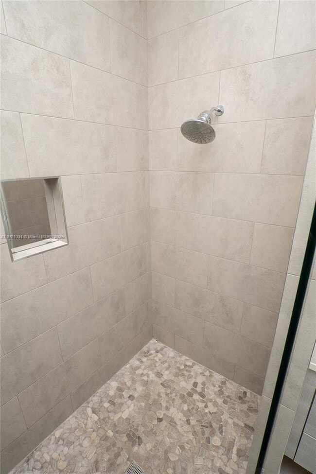 Building Photo - 10660 S Lago Vista Cir