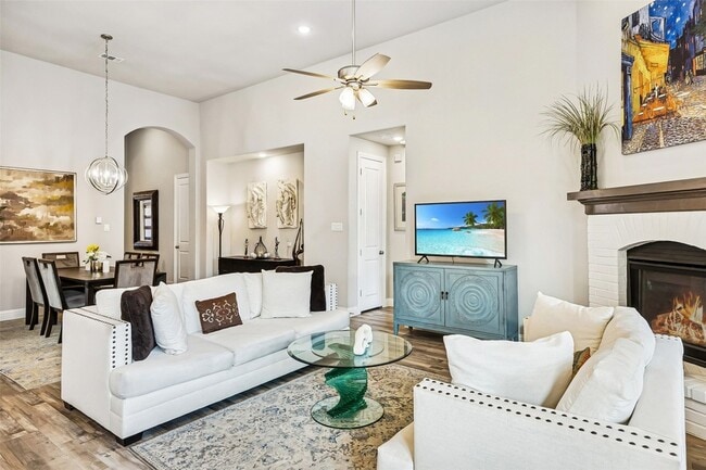 Building Photo - 950 Gentle Knoll Ln