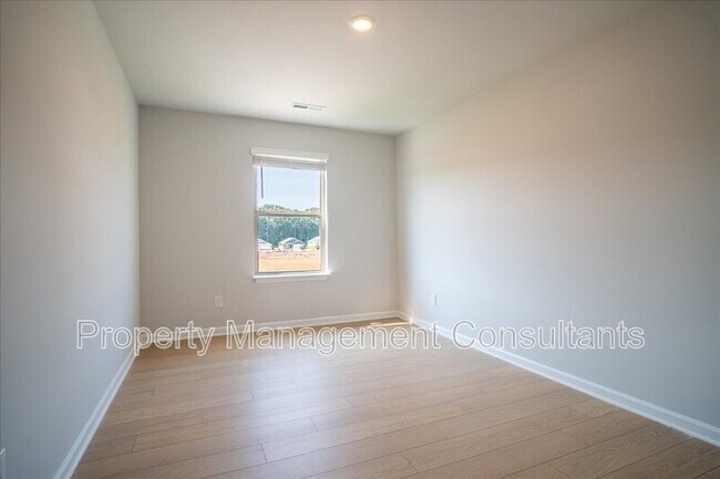 Building Photo - 22857 Dashwood Ln