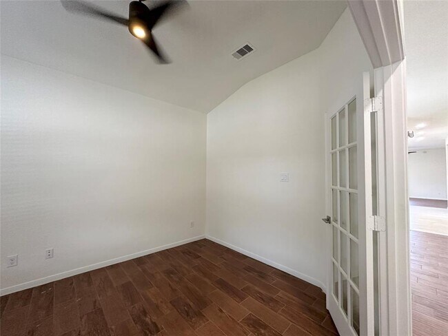 Building Photo - 23702 N Newport Bend