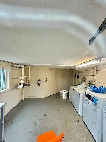 Building Photo - 28 Bryon Rd