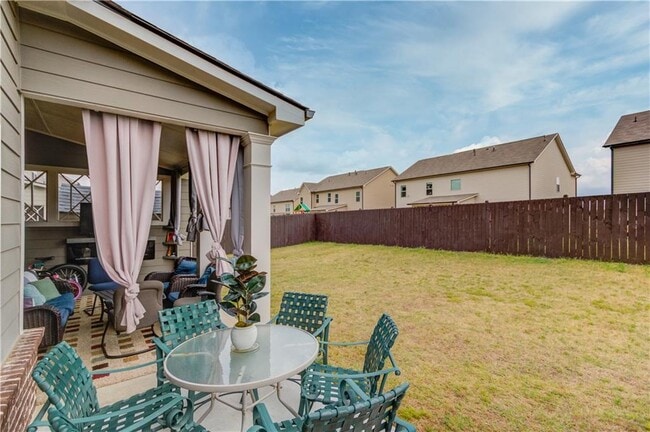 Building Photo - 404 Henson Farm Dr